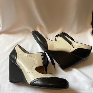 Spectator wedges